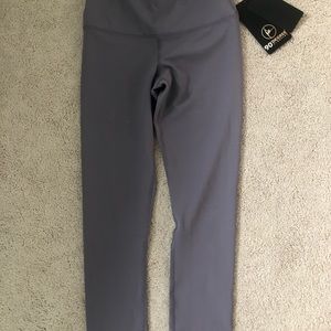 Athletic ankle length leggings